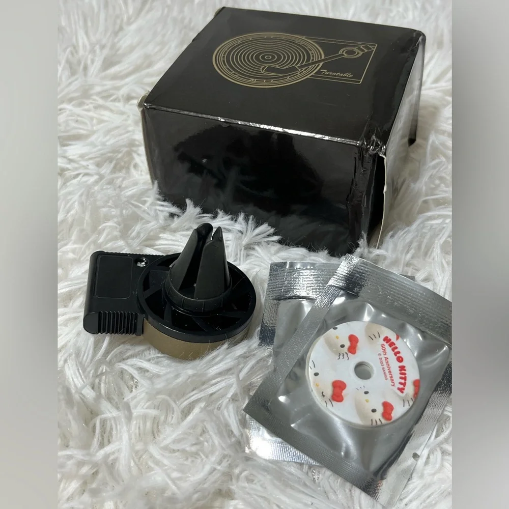 HELLO KITTY Record Player Car Vent Air Freshner Aromatherapy Fragrance Diffuser